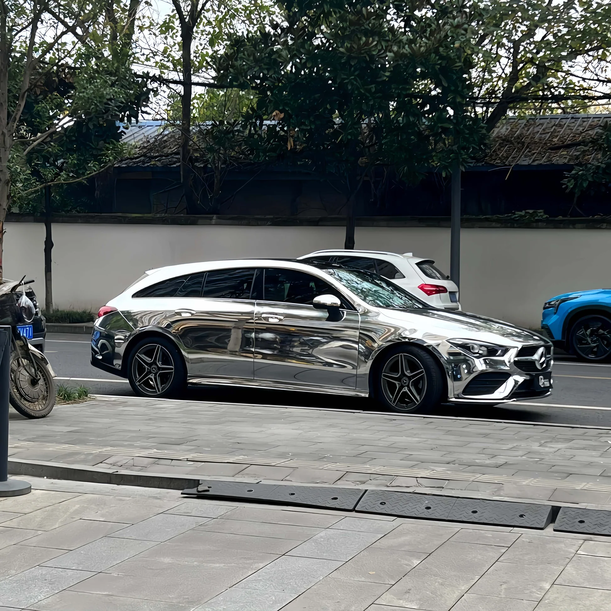 Chrome Silver Color: Reflective Brilliance for Your Ride