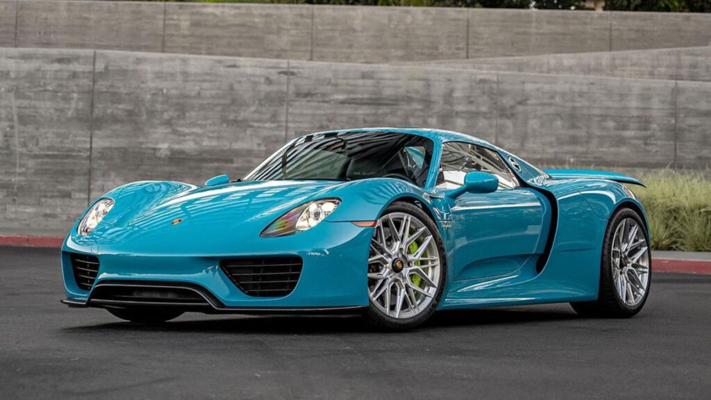 Colored Paint Protection Film: Protecting and Personalizing Your Vehicle