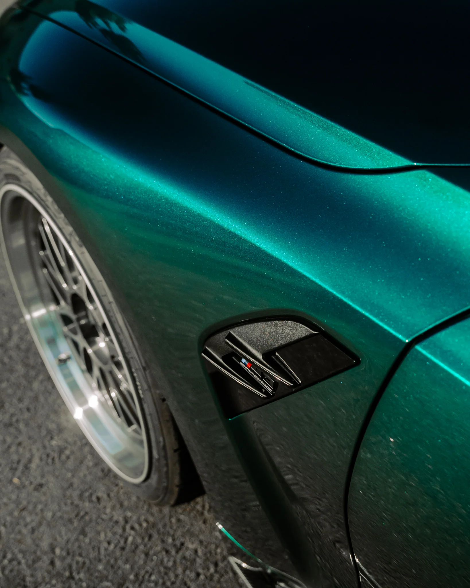 Dark Emerald Blue: The Deep Ocean Color That’s Redefining Car Wraps in 2026