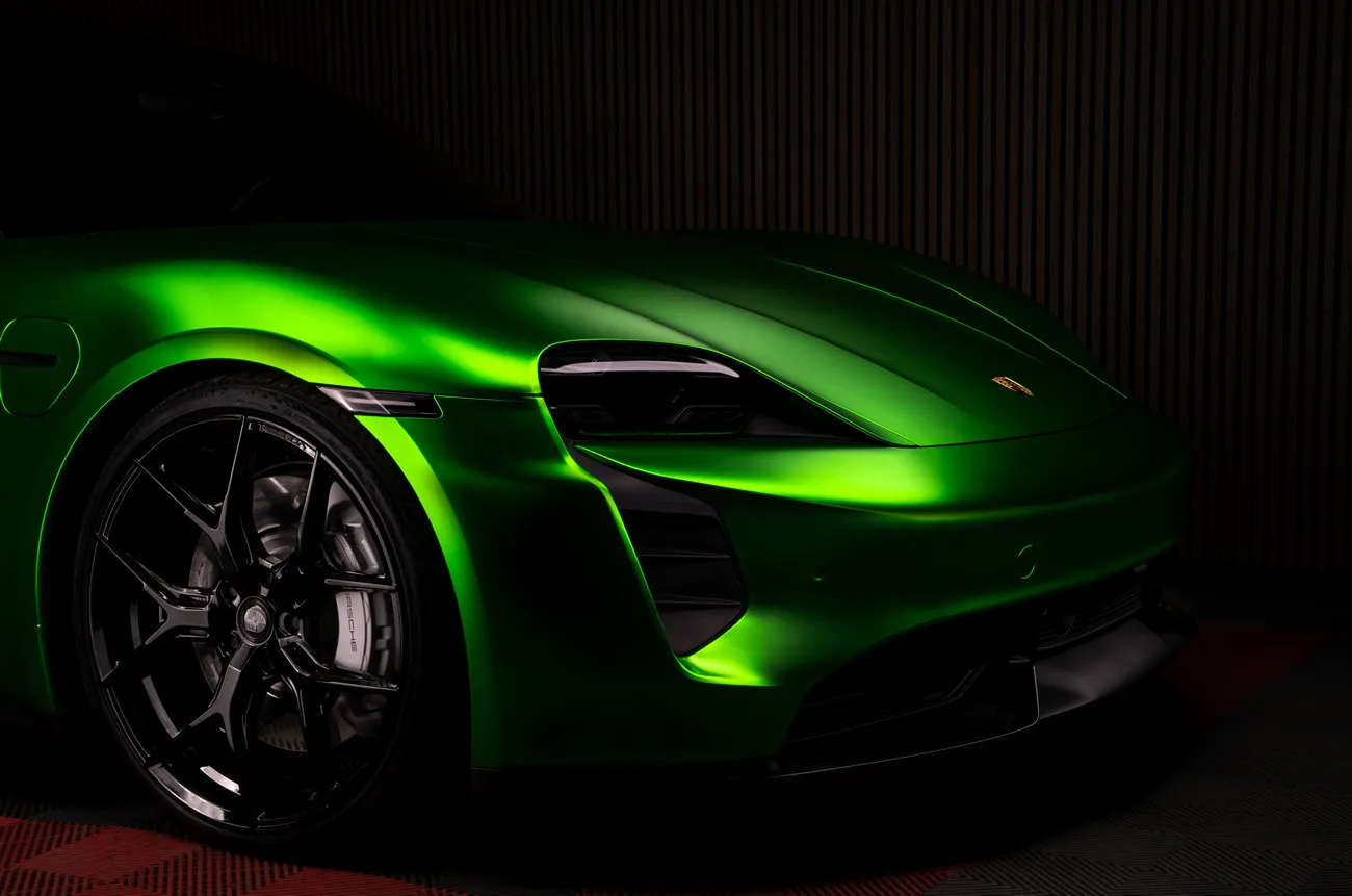 Chrome Silver Color: Reflective Brilliance for Your Ride